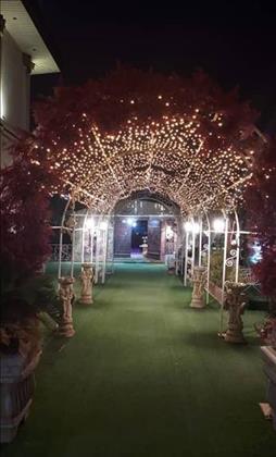 باغ تالار آویژه