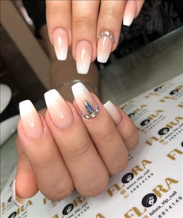  کاشت ناخن فلورا vip nail