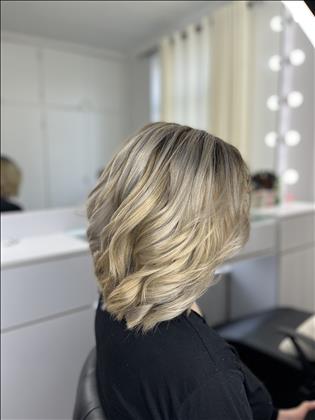 سالن زیبایی فائزه اسفنجاری 