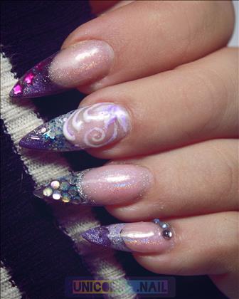 خدمات تخصصی ناخن یونیکورن