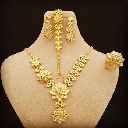 طلا و جواهری کهنموئی