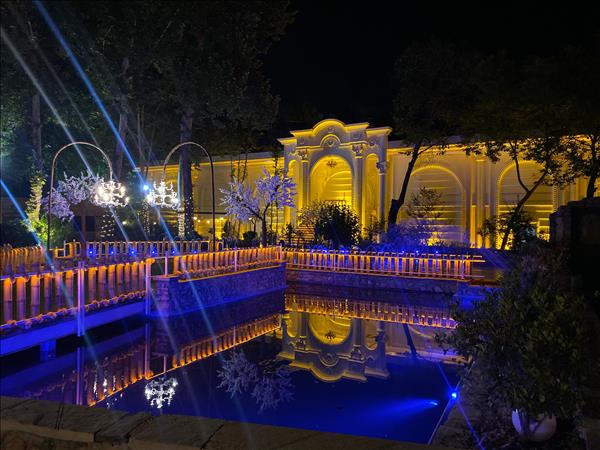 باغ تالار عمارت ریورساید