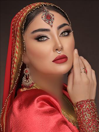میکاپ آرتیست نوازش
