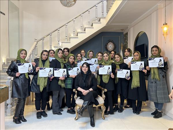آکادمی تخصصی رنگ و کراتین ناهید بزمی