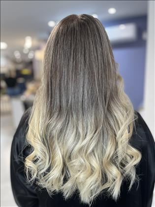 خدمات تخصصی رنگ مو ژیلا شکفته