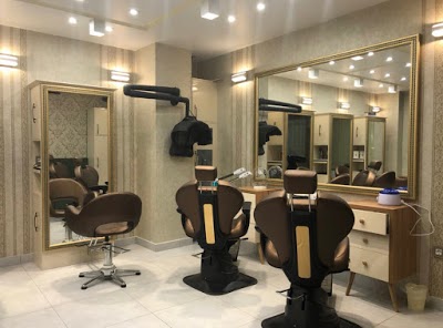 سالن زیبایی آروما