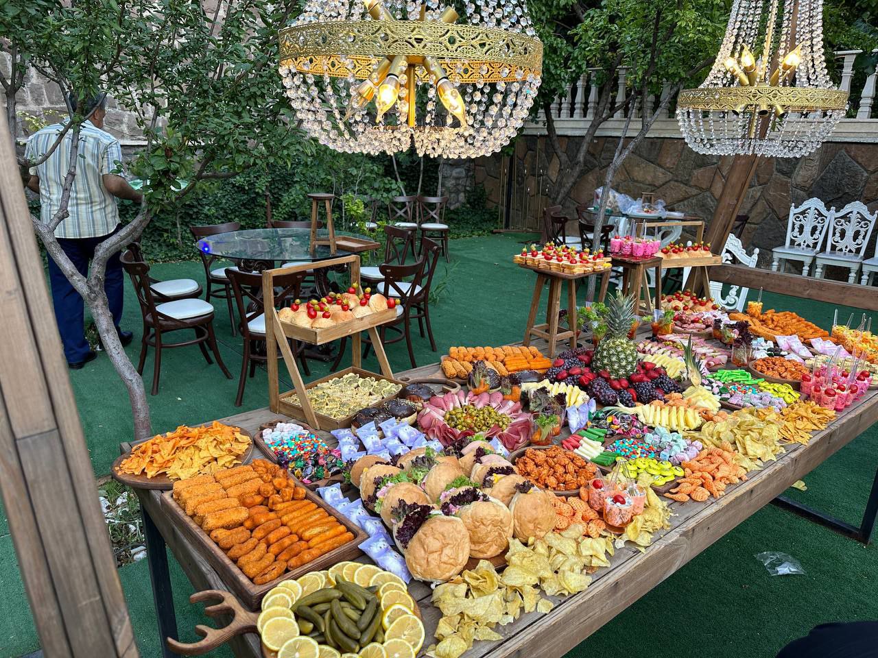 باغ تالار عمارت تشریفاتی پارمیدا باغ تالار عمارت تشریفاتی پارمیدا