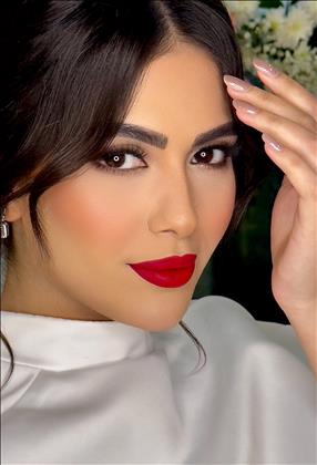 سالن زیبایی مانا حاجیان