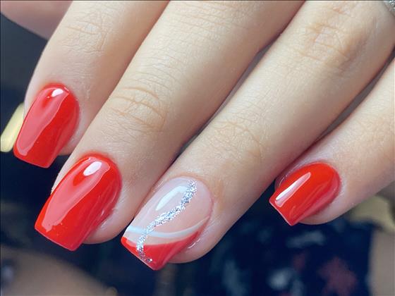 خدمات کاشت ناخن پردیس