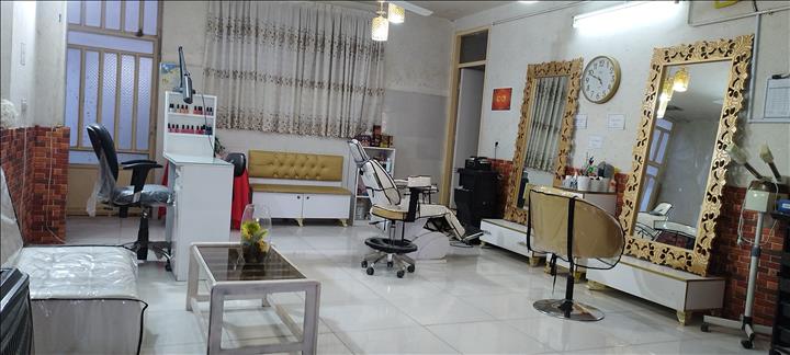 بانوی عمارت