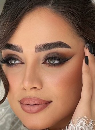 زیبایی بانو تاج