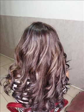 آرایشگاه زنانه بردسکن