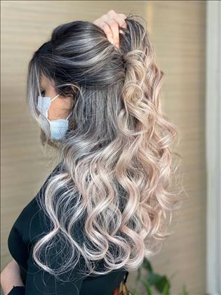 رنگ و لایت و درمان مو آزاده آزموده رنگ و لایت و درمان مو آزاده آزموده