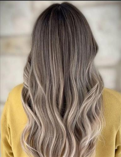 سالن زیبایی  خانم پاکزاد 