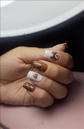 هانیه بافهم کاشت و آموزش ناخن