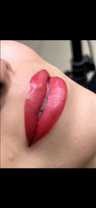 آموزشگاه زیبایی ملکا 