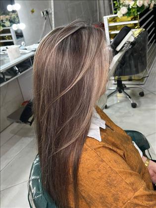 سالن زیبایی دلیله