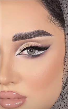 سالن زیبایی دخترک