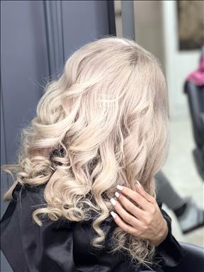 آرایشگاه زنانه