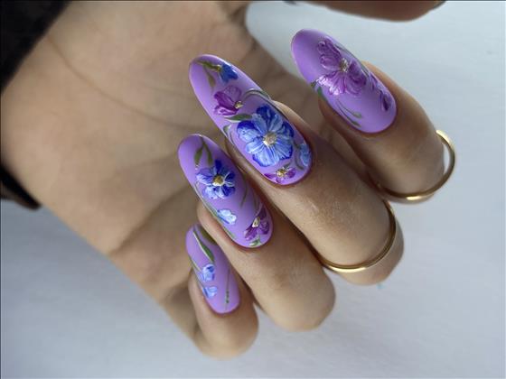 کاشت و طراحی ناخن مریم شجاعی