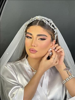 دنیا مکوندی