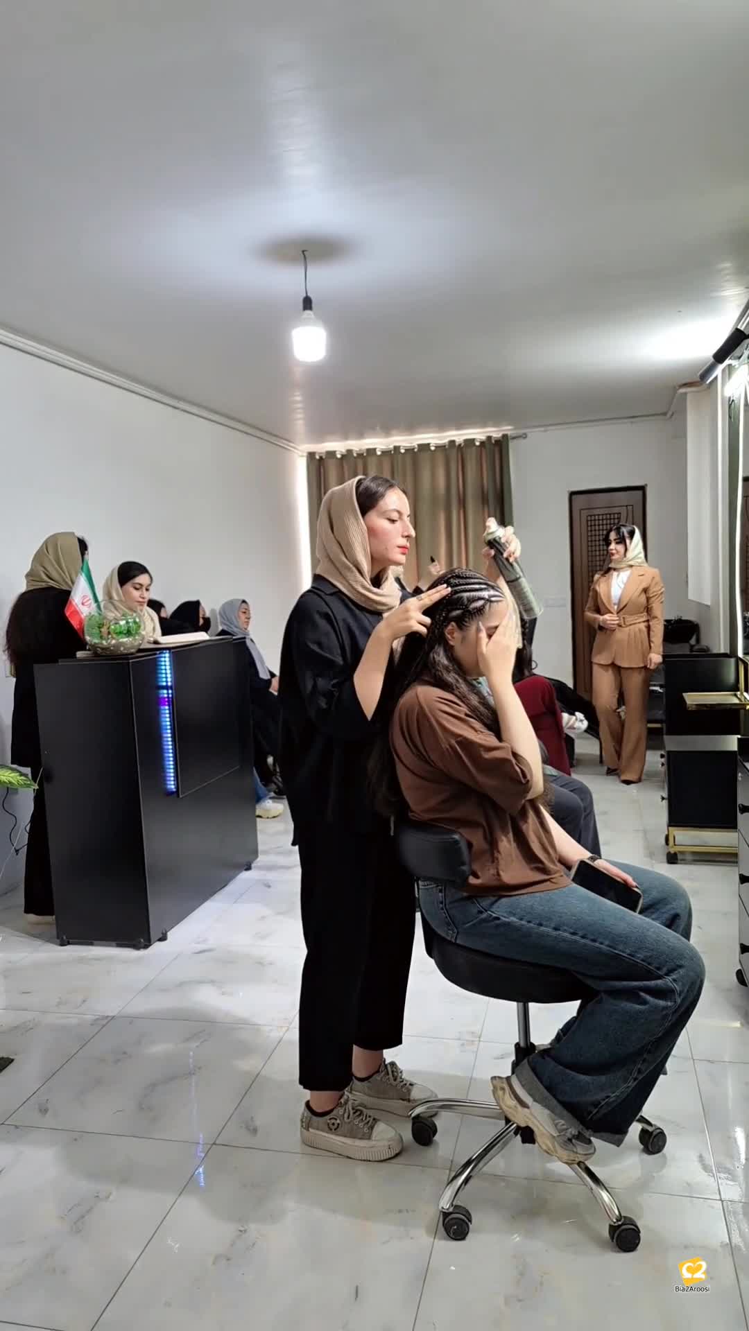 سالن زیبایی نایاب ( جشنواره شهریور ) در همدان